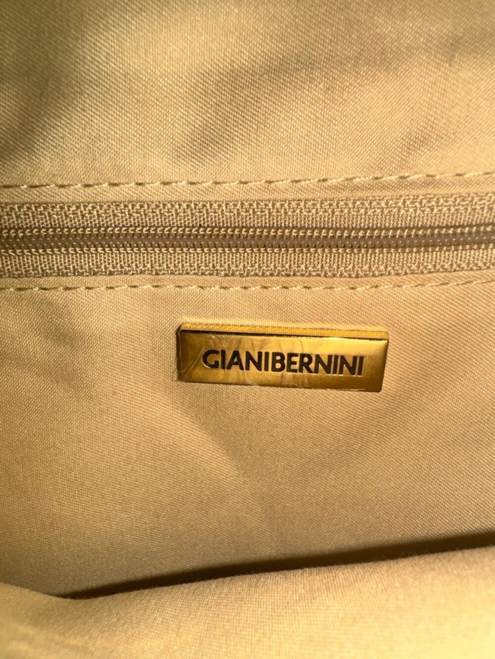 Giani Bernini Multicolor Logo Shoulder Bag Leather Trim & Handles Organizer - Picture 10 of 10